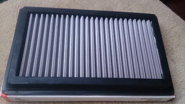 ขายกรองอากาศ Hurricane Air Filter กว้าง 16.2 ยาว 27.8 หนา 2.3 cm ครับ