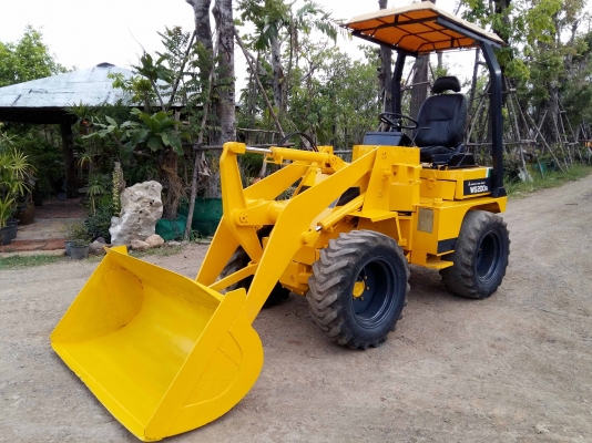 ขายรถตักล้อยาง ยี่ห้อ MITSUBISHI WS200A เก่าญี่ปุ่น พร้อมใช้งาน ติดต่อ 086-775-7900 081-803-2073