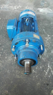Sale>> มอเตอร์เกียร์หน้าแปลน Sumitomo Cyclo Drive 1 HP. 380V. มีเบรคในตัว อัตราทด 1:21 วิ่งเงียบ 089-2499-123 นครปฐม