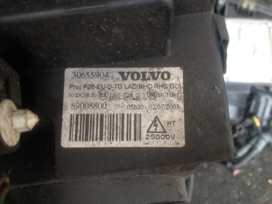 ไฟหน้า VOLVO V70 เป็นซีน่อนเเท้ของเก่าญี่ปุ่นสภาพสวยคู่ละ