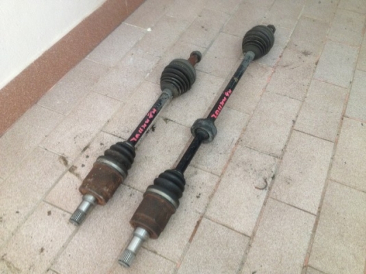 เพลาขับ HONDA ซีวิคไดเเมนชั่นเก่าญี่ปุ่นเเท้สภาพสวยคู่ละ