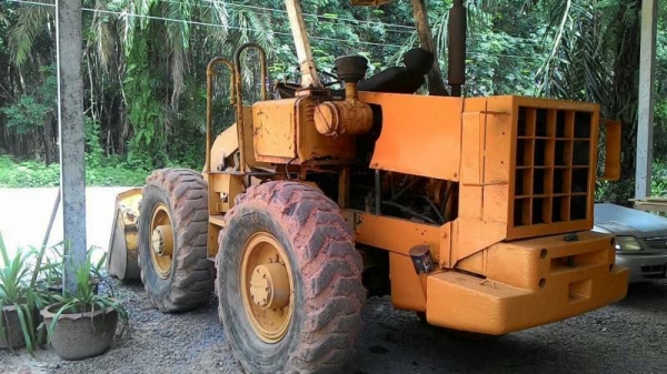 ขายรถตักJH30 สภาพพร้อมใช้งาน เครื่องปั้มดี ยางพร้อมใช้ เอกสารสัญญาซื้อขาย