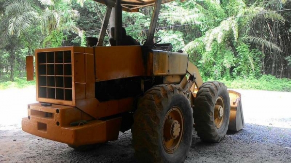 ขายรถตักJH30 สภาพพร้อมใช้งาน เครื่องปั้มดี ยางพร้อมใช้ เอกสารสัญญาซื้อขาย