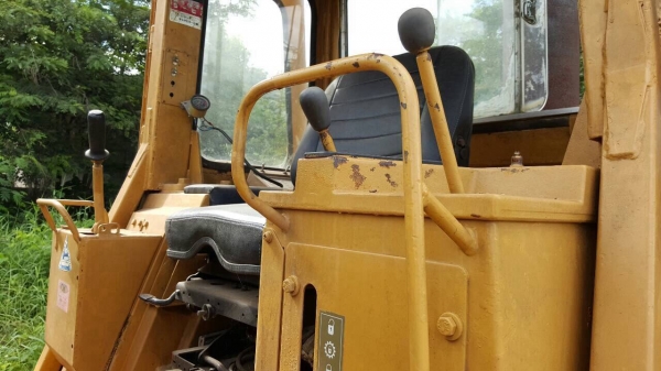 ขายแทรตเตอร์ CAT 953 เก่านอก เอกสารใบอินวอยซ์ สภาพสวยพร้อมใช้งาน ราคาต่อรองได้ครับ ขายแทรตเตอร์ CAT 953 เก่านอก เอกสารใบอินวอยซ์ สภาพสวยพร้อมใช้งาน ราคาต่อรองได้ครับ