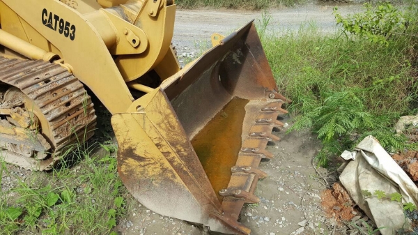 ขายแทรตเตอร์ CAT 953 เก่านอก เอกสารใบอินวอยซ์ สภาพสวยพร้อมใช้งาน ราคาต่อรองได้ครับ ขายแทรตเตอร์ CAT 953 เก่านอก เอกสารใบอินวอยซ์ สภาพสวยพร้อมใช้งาน ราคาต่อรองได้ครับ