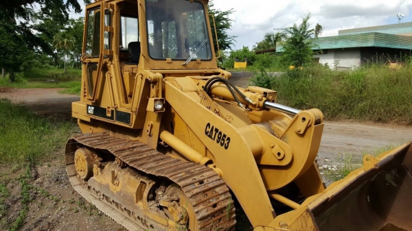 ขายแทรตเตอร์ CAT 953 เก่านอก เอกสารใบอินวอยซ์ สภาพสวยพร้อมใช้งาน ราคาต่อรองได้ครับ ขายแทรตเตอร์ CAT 953 เก่านอก เอกสารใบอินวอยซ์ สภาพสวยพร้อมใช้งาน ราคาต่อรองได้ครับ