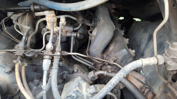 ขายหัวลาก ISUZU วางหัวเก๋ง HINO 3 ใบปัด เครื่อง V 10 สูบ 10PE1 380 แรงม้า คัสซีสวย ช่วงล่างแน่น ทะเบียนพร้อมโอนครับ