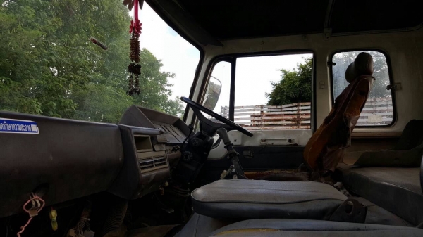 ขายหัวลาก ISUZU วางหัวเก๋ง HINO 3 ใบปัด เครื่อง V 10 สูบ 10PE1 380 แรงม้า คัสซีสวย ช่วงล่างแน่น ทะเบียนพร้อมโอนครับ