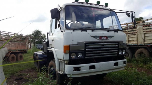 ขายหัวลาก ISUZU วางหัวเก๋ง HINO 3 ใบปัด เครื่อง V 10 สูบ 10PE1 380 แรงม้า คัสซีสวย ช่วงล่างแน่น ทะเบียนพร้อมโอนครับ