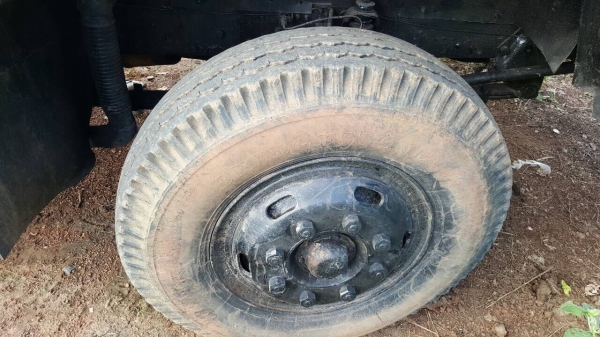 ขายหัวลาก ISUZU วางหัวเก๋ง HINO 3 ใบปัด เครื่อง V 10 สูบ 10PE1 380 แรงม้า คัสซีสวย ช่วงล่างแน่น ทะเบียนพร้อมโอนครับ