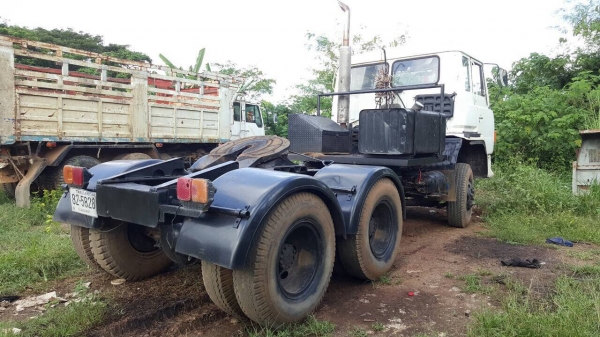ขายหัวลาก ISUZU วางหัวเก๋ง HINO 3 ใบปัด เครื่อง V 10 สูบ 10PE1 380 แรงม้า คัสซีสวย ช่วงล่างแน่น ทะเบียนพร้อมโอนครับ