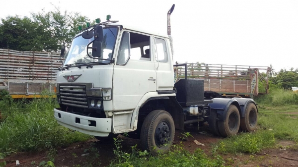 ขายหัวลาก ISUZU วางหัวเก๋ง HINO 3 ใบปัด เครื่อง V 10 สูบ 10PE1 380 แรงม้า คัสซีสวย ช่วงล่างแน่น ทะเบียนพร้อมโอนครับ