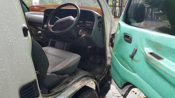 Toyota Hiace ปี91 ดีเซล2500cc เกียร์ธรรมดา Toyota Hiace ปี91 ดีเซล2500cc เกียร์ธรรมดา
