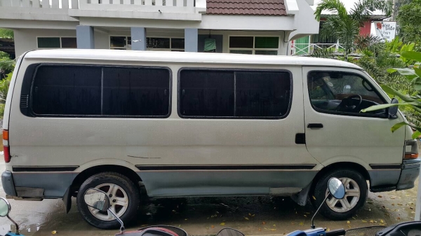 Toyota Hiace ปี91 ดีเซล2500cc เกียร์ธรรมดา Toyota Hiace ปี91 ดีเซล2500cc เกียร์ธรรมดา