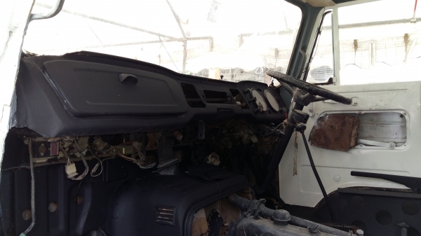 ขายด่วนครับ HINO KM310 เครื่องเดิม QC100 หัวคัสชี หัวทำสีใหม่ ครับ