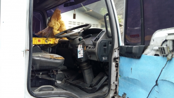 ขายด่วนครับ รถตู้ 10 บาน HINO FF1JPKA เครื่อง 195  (รถจอด เครื่องไม่ติด ต้องเช็คระบบ ใหม่ครับ)