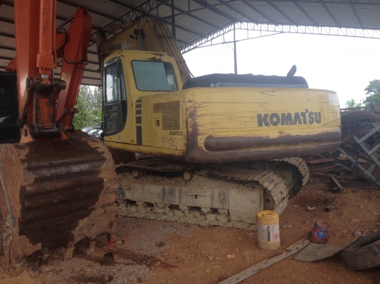 ขาย Komatsu Pc200 รุ่น 6 พร้อมใช้งาน ราคา 980,000 บาท