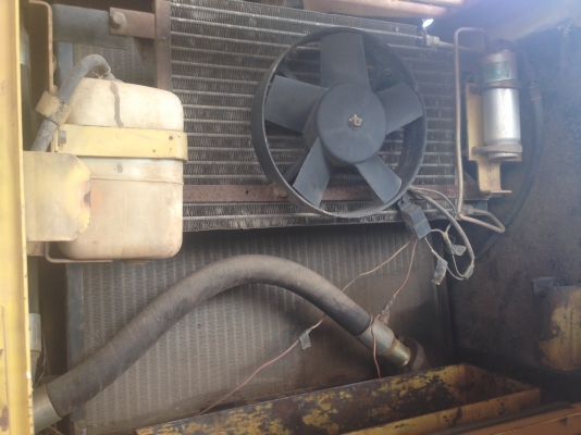 ขาย Komatsu Pc200 รุ่น 6 พร้อมใช้งาน ราคา 980,000 บาท ขาย Komatsu Pc200 รุ่น 6 พร้อมใช้งาน ราคา 980,000 บาท