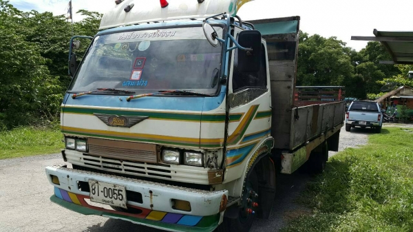 หกล้อ ฮีโน่ KM779 ช่วงยาว5.50ม สภาพดีสวยบางเดิมพร้อมใช้งาน ทะเบียนพร้อมโอน ราคา 238,000บ ต่อรองได้