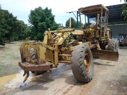 ขายรถเกรด CAT  140 G เล่มทะเบียนรถสวยพร้อมใช้ราคา 1,390,000 090-772-3710 090-772-3708