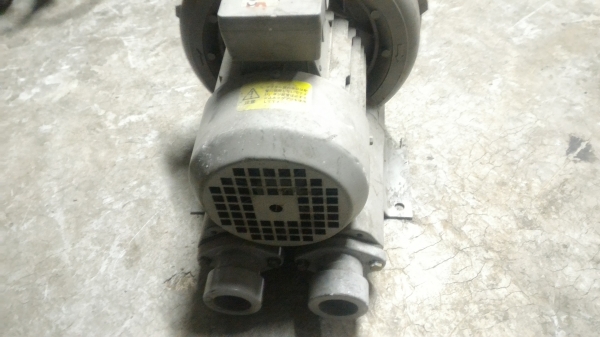 ริงโบเวอร์ SIEMENS จากเยรมัน ขนาด 400 W. รอบจัด 2760 รอบต่อนาที ต่อใช้ไฟได้ตั้งแต่ 185 - 390 V.