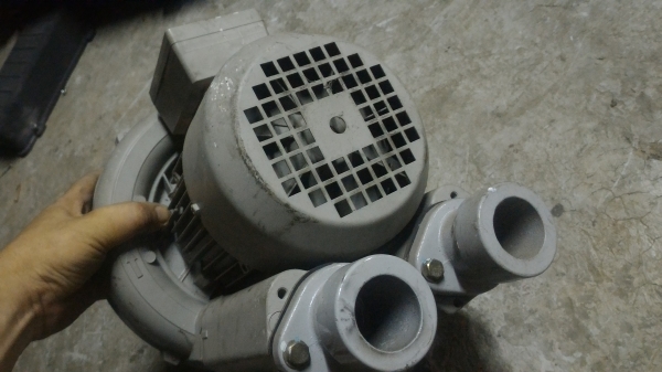 ริงโบเวอร์ SIEMENS จากเยรมัน ขนาด 400 W. รอบจัด 2760 รอบต่อนาที ต่อใช้ไฟได้ตั้งแต่ 185 - 390 V.