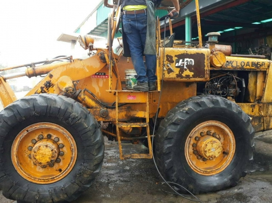 รถตัก KOMATSU JH30 ราคา 250,000บาท