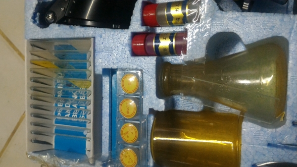 ชุดกล้อง กล้องไมโครสโคป ยี่ห้อ friend แบบ HIGH QUALITY PRECISION  TESTED OPTICS กำลังขยายถึง 1200 เท่า