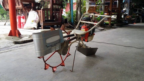 เครื่องแหวกร่องกล้าในนาเดินตาม  KIORITZ รุ่น MKS332 เก่าญี่ปุน สภาพดี