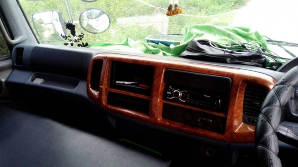 ขายรถ6ล้อ HINO MEGA ปี47 ยาว5.50เมตร เครื่องดีแคชซีสวย พ.เพาเวอร์ เบรกทิฟฟี่ ภายในสวย แอร์เย็น สภาพพร้อมใช้งาน เอกสารพร้อมโอน สนใจโทร 090-8588220คุณนะ 093-3258446คุณบิว หรือเข้าดูสินค้าอื่นๆได้ที่ www.truck.in.th/498 หรือเพจFacebook ณรงค์ ซื้อขายรถมือสอง