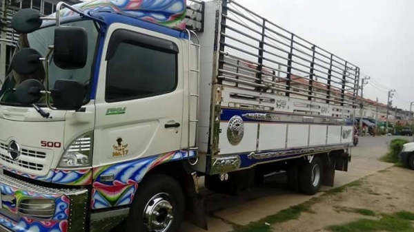 ขายรถ6ล้อ HINO MEGA ปี47 ยาว5.50เมตร เครื่องดีแคชซีสวย พ.เพาเวอร์ เบรกทิฟฟี่ ภายในสวย แอร์เย็น สภาพพร้อมใช้งาน เอกสารพร้อมโอน สนใจโทร 090-8588220คุณนะ 093-3258446คุณบิว หรือเข้าดูสินค้าอื่นๆได้ที่ www.truck.in.th/498 หรือเพจFacebook ณรงค์ ซื้อขายรถมือสอง