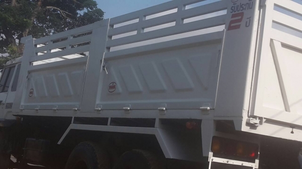 รถบรรทุก 10 ล้อดัมพ์ MITSUBISHI FN527 220 แรงม้า รถบรรทุก 10 ล้อดัมพ์ MITSUBISHI FN527 220 แรงม้า