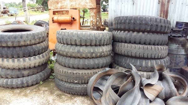 ขายด่วนยาง9 ขอบ20 สภาพใช้ได้ ขายด่วนยาง9 ขอบ20 สภาพใช้ได้