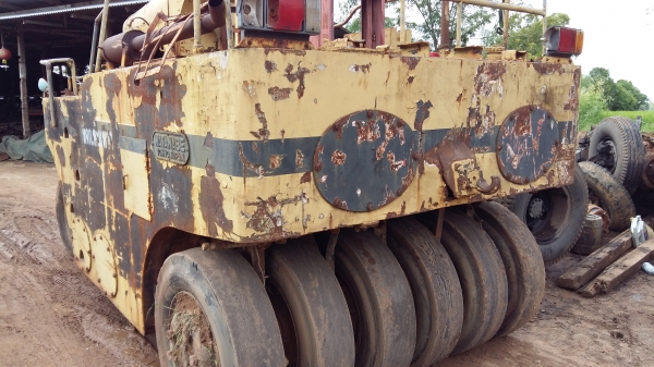 ขายรถบด watanabe tokto japan 11ล้อ