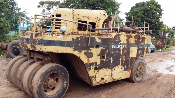 ขายรถบด watanabe tokto japan 11ล้อ