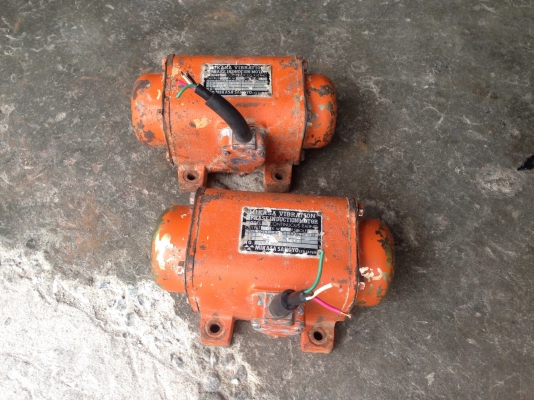 ขายมอเตอร์สั่น-เขย่า mikasa 1/4HP. ของเก่าญี่ปุ่นไฟ 220V 3สาย สภาพสวย พร้อมใช้งาน มี 2 ตัวครับ ขายมอเตอร์สั่น-เขย่า mikasa 1/4HP. ของเก่าญี่ปุ่นไฟ 220V 3สาย สภาพสวย พร้อมใช้งาน มี 2 ตัวครับ