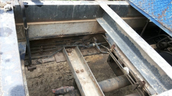 ขายรถบรรทุก 10 ล้อเทเลอร์ MITSUBISHI FN527TF 220 แรงม้า ราคา 800000