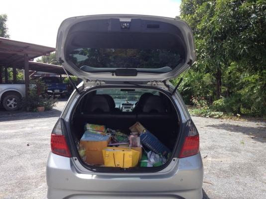 Honda jazz ป้ายแดง มือเดียวครับ