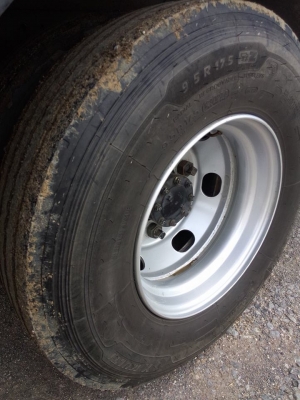 ขายหกล้อNQR175คอมมอลแรลปี51 ยางกระทะเรเดียลมิชลิน90เปอร์เซน แอร์เย็น เครื่องแน่นไม่มีไอ กระบะพร้อมคอกเหล็กสวยๆยาว5.40กว้าง2.30 รถพร้อมใช้ทะเบียนพร้อมโอน พวงมาลัยพาวเวอร์ รถห้างแท้