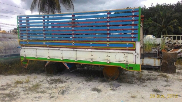 กะบะหกล้อ