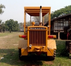ขายรถเกรดสภาพดีมาก KOMATSU GD22A ราคาต่อรองได้ ขายรถเกรดสภาพดีมาก KOMATSU GD22A ราคาต่อรองได้