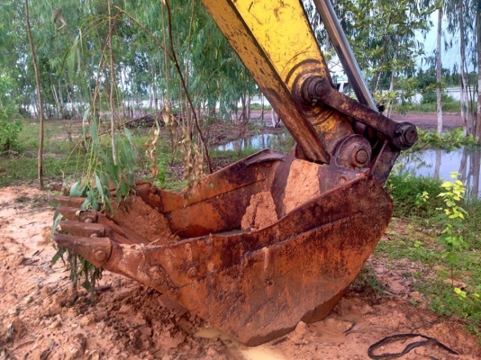 **330,000 บ.ต่อรอง/// แบคโฮ KOBELCO MARK-3 SK200 เก๋งเทา ตามสภาพ **ขายตัด KOBELCO SK200 MARK-3 เก๋งเทาแท้ แบคโฮ รุ่นพิมพ์นิยม ตามสภาพ ขายตัด/ขายเป็นอะไหล่ HYD.EXCAVATOR KOBELCO SK200 MARK-3 S/N.ซีเรียล YN-17338 เก๋งเทาแท้ เครื่อง/ปั้ม เดิมๆ ไฟฟ้าตัด ครับ