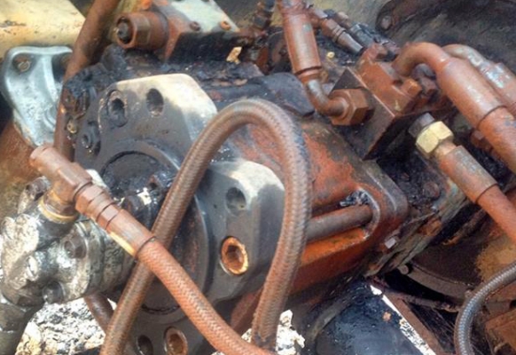 **330,000 บ.ต่อรอง/// แบคโฮ KOBELCO MARK-3 SK200 เก๋งเทา ตามสภาพ **ขายตัด KOBELCO SK200 MARK-3 เก๋งเทาแท้ แบคโฮ รุ่นพิมพ์นิยม ตามสภาพ ขายตัด/ขายเป็นอะไหล่ HYD.EXCAVATOR KOBELCO SK200 MARK-3 S/N.ซีเรียล YN-17338 เก๋งเทาแท้ เครื่อง/ปั้ม เดิมๆ ไฟฟ้าตัด ครับ