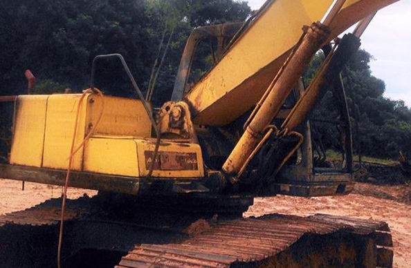 **330,000 บ.ต่อรอง/// แบคโฮ KOBELCO MARK-3 SK200 เก๋งเทา ตามสภาพ **ขายตัด KOBELCO SK200 MARK-3 เก๋งเทาแท้ แบคโฮ รุ่นพิมพ์นิยม ตามสภาพ ขายตัด/ขายเป็นอะไหล่ HYD.EXCAVATOR KOBELCO SK200 MARK-3 S/N.ซีเรียล YN-17338 เก๋งเทาแท้ เครื่อง/ปั้ม เดิมๆ ไฟฟ้าตัด ครับ