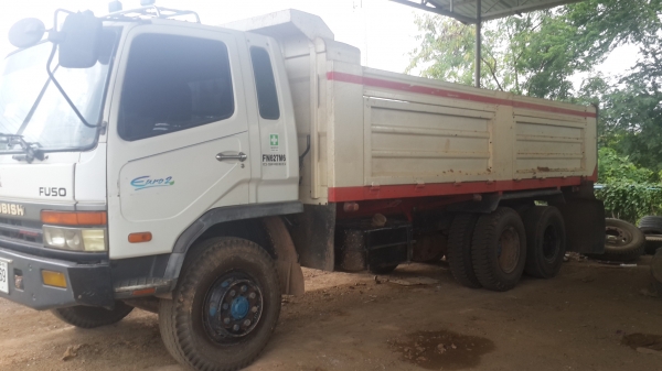 ขายรถบรรทุกสิบล้อดั๊ม