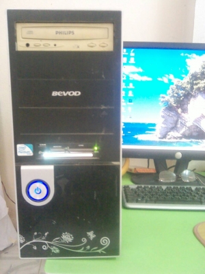 คอมพิวเตอร์ตั้งโต๊ะ ยกชุด ใช้งานได้ปกติ จอ 19 นิ้ว