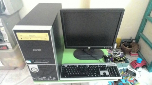 คอมพิวเตอร์ตั้งโต๊ะ ยกชุด ใช้งานได้ปกติ จอ 19 นิ้ว