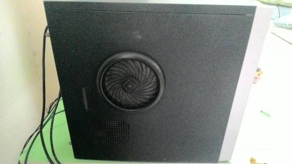 คอมพิวเตอร์ตั้งโต๊ะ ยกชุด ใช้งานได้ปกติ จอ 19 นิ้ว