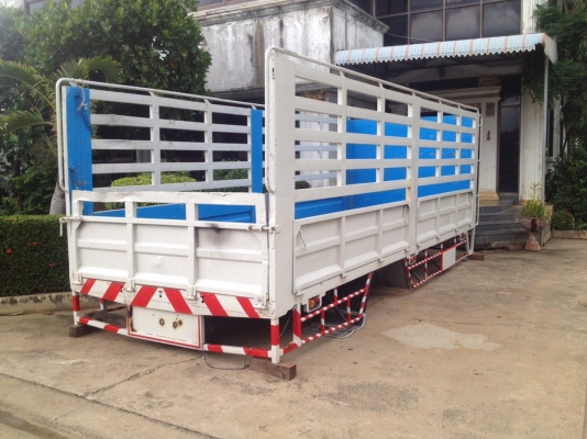 ขายกะบะ 6 ล้อ สภาพสวย ยาว 6. เมตรกว่า กว้าง2.45เมตร