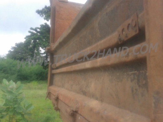 กระบะดัมพ์สามมิตร ยาว 4 เมตร กว้าง 2.10 เมตร มีปั๊มเกียร์ฝากครบ